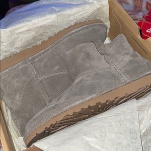 womens mini uggs
